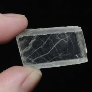 Spath d'Islande (calcite biréfringente).