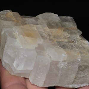 Gros cristal de barytine provenant de l'Avellan dans le Var