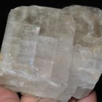 Gros cristal de barytine provenant de l'Avellan dans le Var.