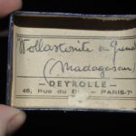 Wollastonite et grenat de Madagascar (ex Deyrolle).