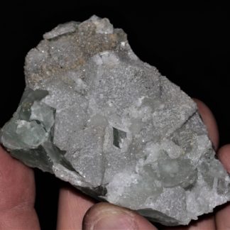 Fluorite en octaèdre recouvert de quartz en provenance de la mine de Fontsante dans le Var.