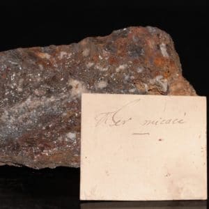 Hématite de Pouzac dans les Hautes-Pyrénées (étiquettes anciennes)