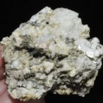 Fluorite rose du Mont-Blanc (Chamonix - Haute-Savoie).