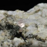 Fluorite rose du Mont-Blanc (Chamonix - Haute-Savoie).