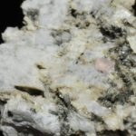 Fluorite rose du Mont-Blanc (Chamonix - Haute-Savoie).