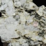 Fluorite rose du Mont-Blanc (Chamonix - Haute-Savoie).