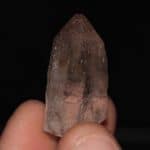 Cristal de quartz fumé associé à de la dravite, Massif de la Lauzière, Savoie