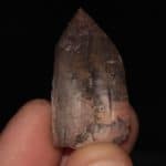 Cristal de quartz fumé associé à de la dravite, Massif de la Lauzière, Savoie