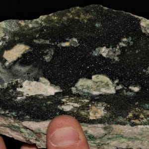 Olivénite et malachite de la mine de la Garonne, au Pradet dans le Var