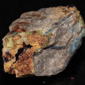 Cristaux brillant d'azurite du Mas-Dieu dans le Gard.