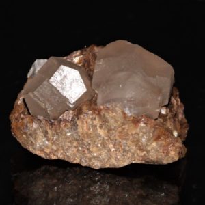 Calcite et sidérite, carrière du Rivet, Réalmont, Tarn.