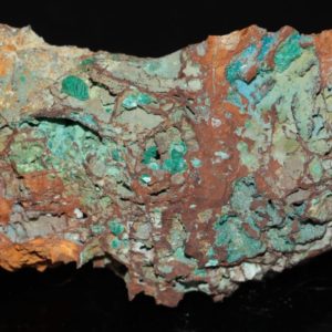 Chalcophyllite et chrysocolle, mine de Salsigne, Aude.