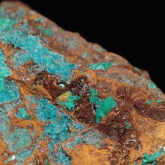 Chalcophyllite et chrysocolle, mine de Salsigne, Aude.