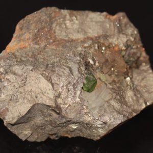 Ludlamite et pyrite, mine de Salsigne, Aude.