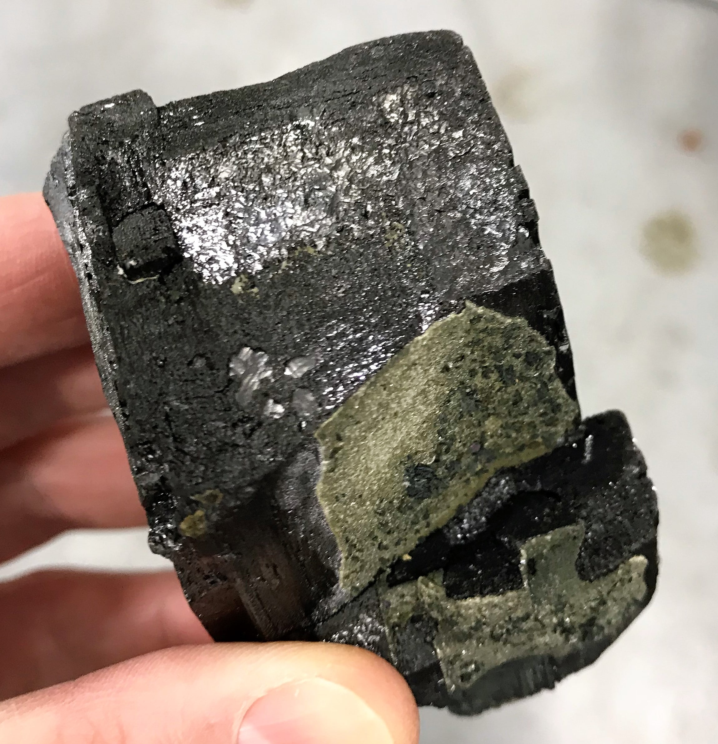 Cristal de wolframite, minéral de la mine de Panasqueira au Portugal