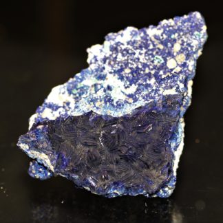 Cristaux d'azurite, halloysite et quartz, mine de Chessy, Rhône.