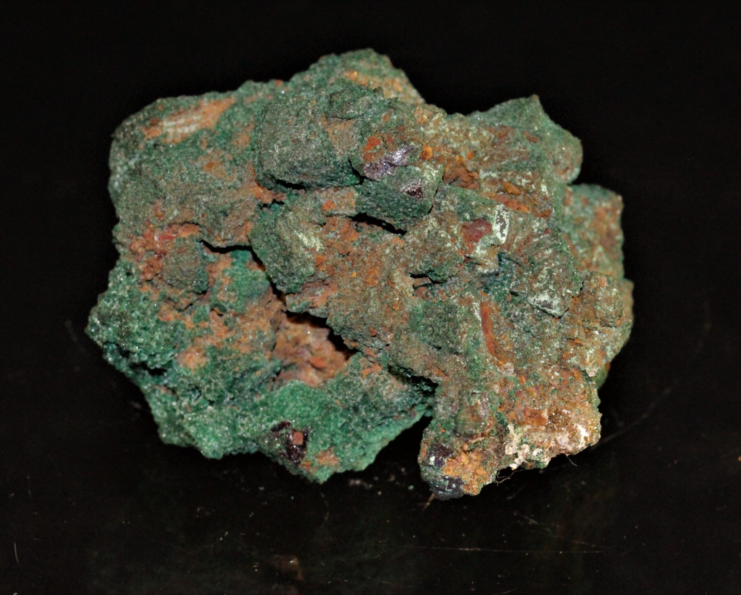 Cuprite pseudomorphosée en malachite de la mine d'Ogonja (Onganja) en Namibie.