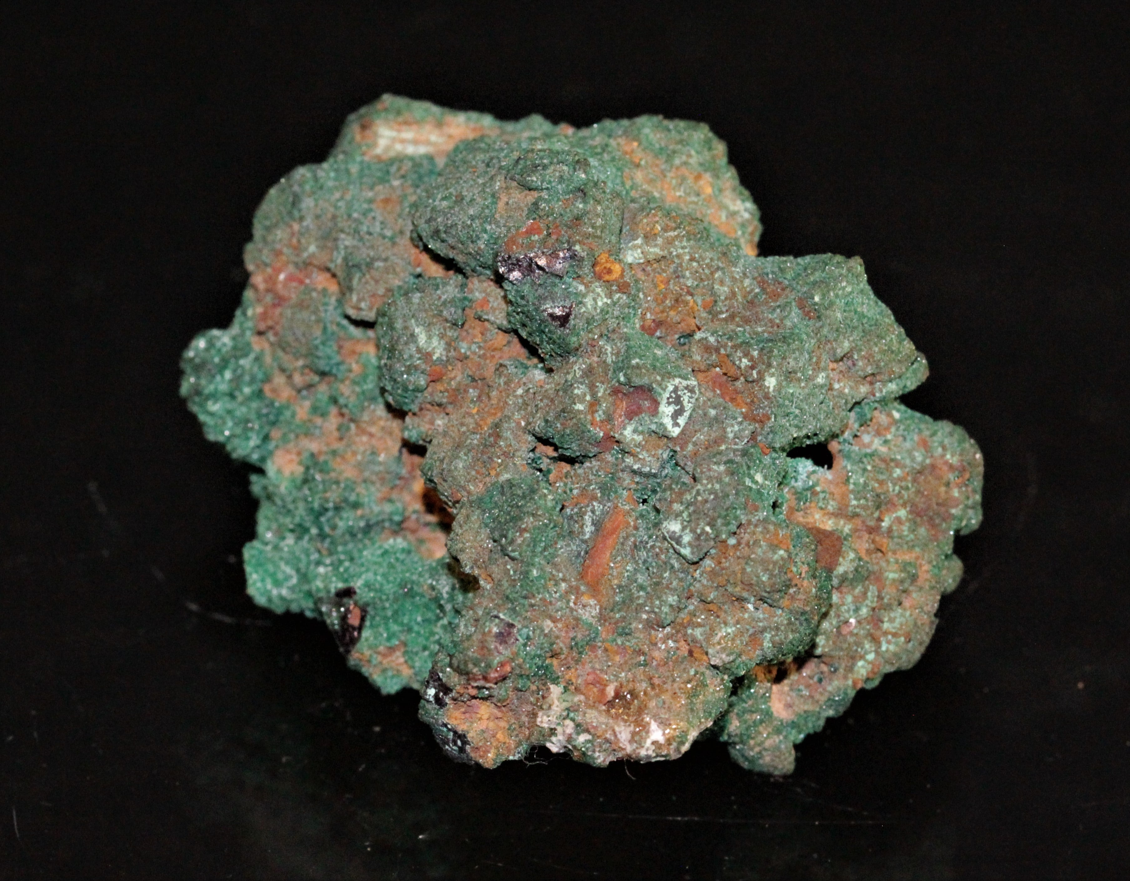 Cuprite pseudomorphosée en malachite de la mine d'Ogonja (Onganja) en Namibie.