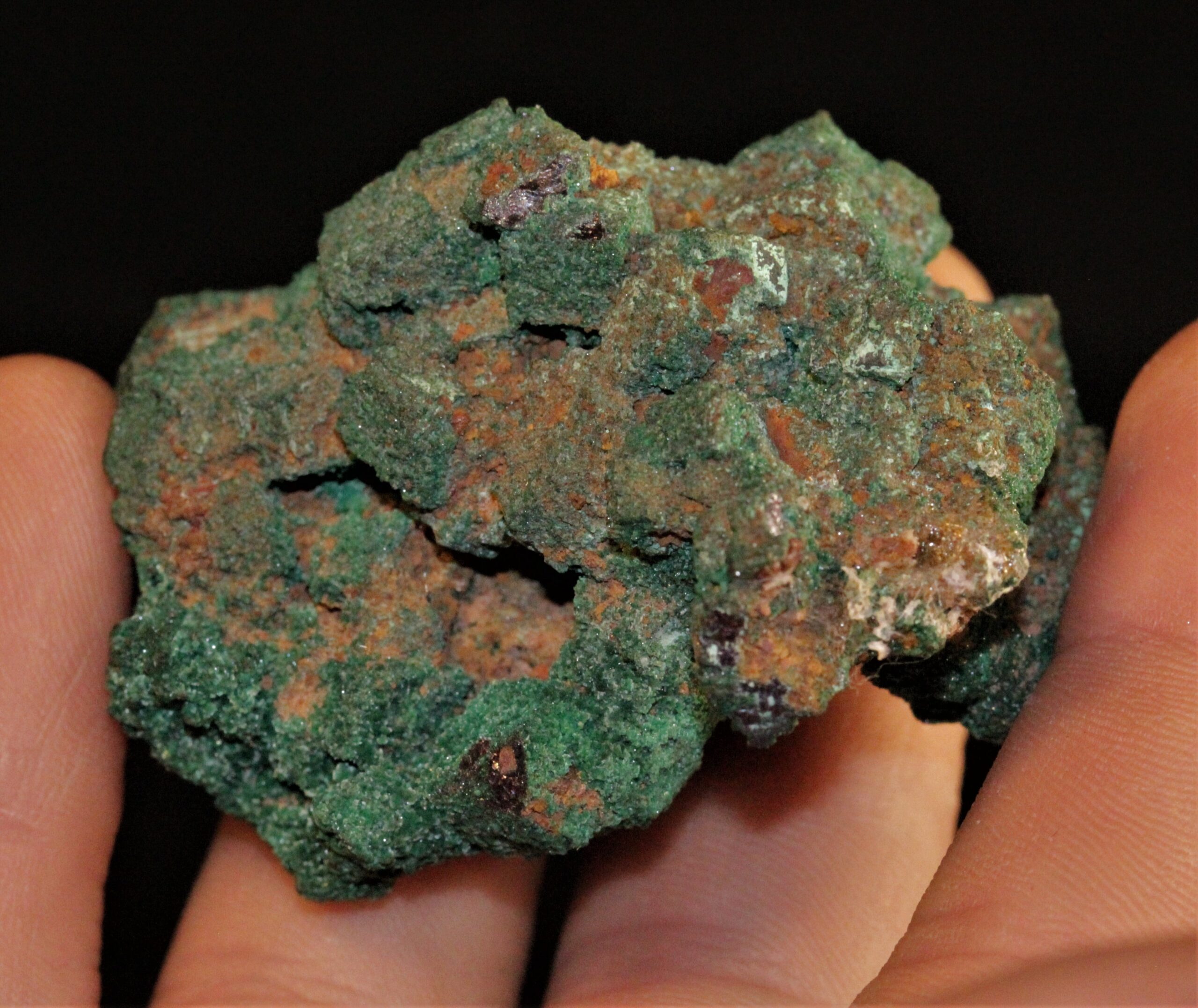 Cuprite pseudomorphosée en malachite de la mine d'Ogonja (Onganja) en Namibie.