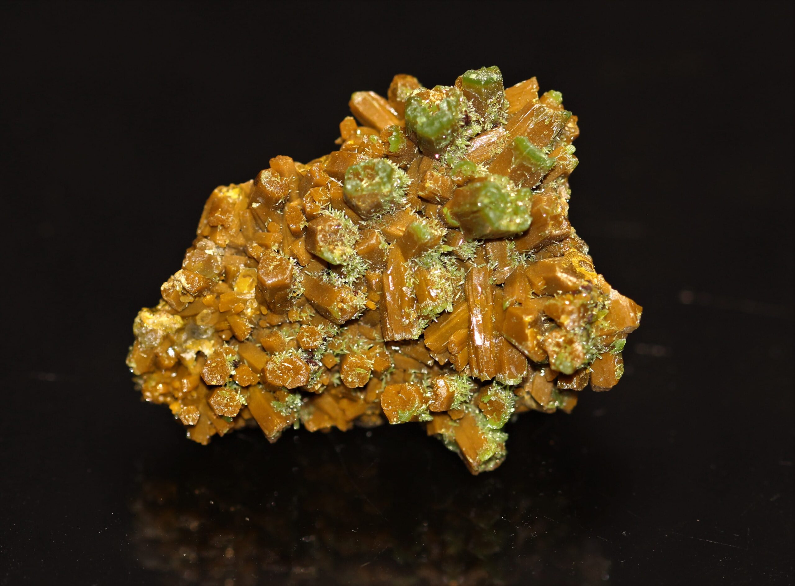 Pyromorphite, mine des Farges, Corrèze, France.