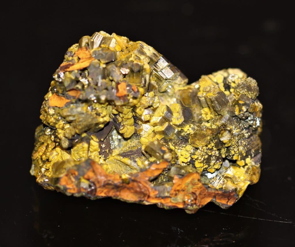 Pyromorphite des Farges, près d'Ussel, Corrèze.