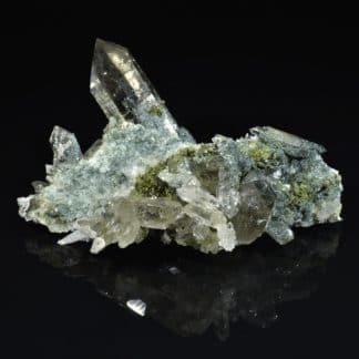 Quartz et épidote, La Toura, Les Deux Alpes, Oisans, Isère.