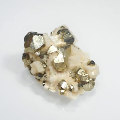 Pyrite et dolomite, mine de Saint-Pierre-de-Mésage, Isère.