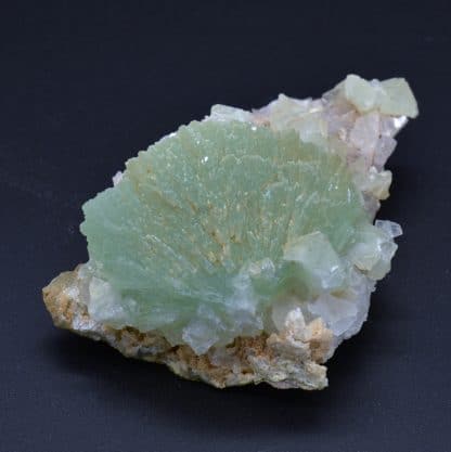 Prehnite, Mont Gogoboseb, Région Brandberg, Namibie.