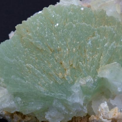 Prehnite, Mont Gogoboseb, Région Brandberg, Namibie.