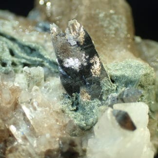 Anatase, rutile et quartz, Entre Deux Roches, La Lauzière en Savoie.