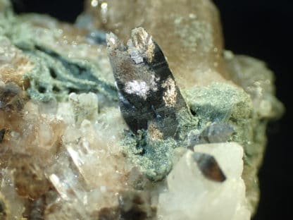 Anatase, rutile et quartz, Entre Deux Roches, La Lauzière en Savoie.