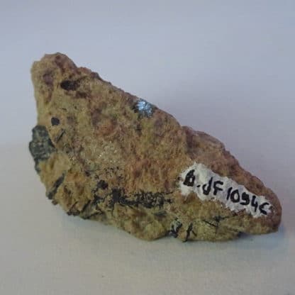 Yttrotantalite (tantale d'yttrium) de Chedeville, Ambazac, Limousin (87).