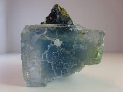 Chalcopyrite et quartz sur fluorine bleue, mine du Burc, Le Burg, Tarn.
