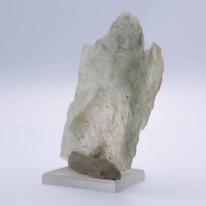 Byssolite sur calcite, Combe-de-la-Selle, Isère.