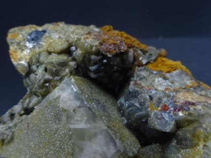 Fluorine et smithsonite, carrière du Rivet, Peyrebrune, Tarn.