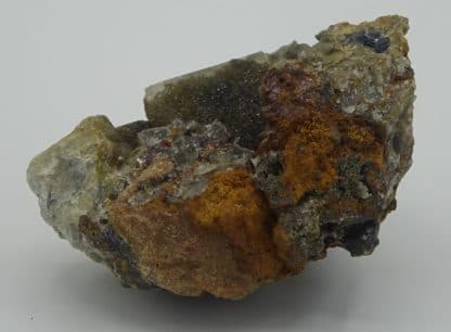 Fluorine et smithsonite, carrière du Rivet, Peyrebrune, Tarn.