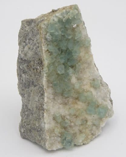 Fluorite verte sur quartz, Fiesch, Goms, Valais, Suisse.