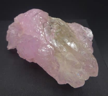 Quartz rose cristallisé, Lavra da Ilha, Taquaral, Minas Gerais, Brésil.