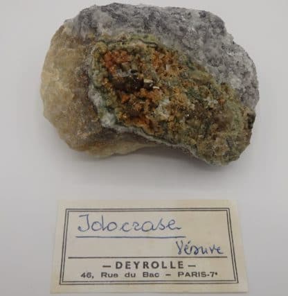 Vésuvianite (idocrase), Vésuve, Italie.