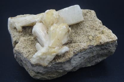 Stilbite, Calcite, Berufjord, Djúpavogshreppur, Eastern Region, Islande.