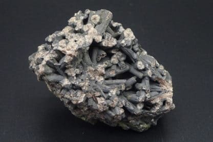 Sexangulite (pyromorphite en galène), Huelgoat, Finistère, Bretagne.