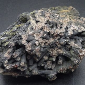 Sexangulite (pyromorphite en galène), Huelgoat, Finistère, Bretagne.