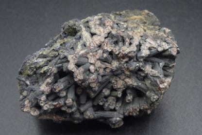 Sexangulite (pyromorphite en galène), Huelgoat, Finistère, Bretagne.