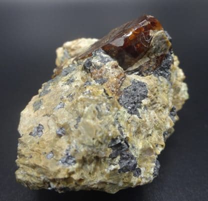 Zircon en provenance de Larvik, Vestfold, Norvège.