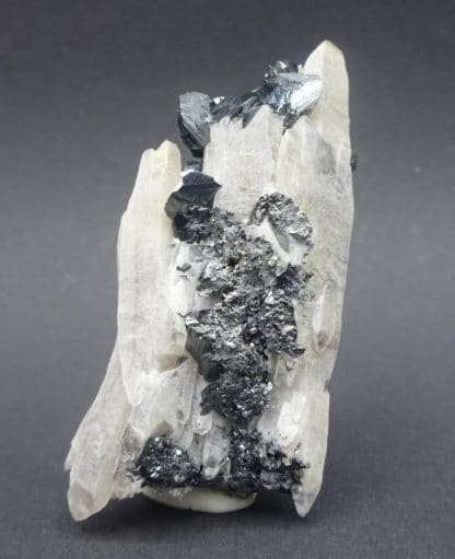 Hématite sur Quartz, Rio Marina, Ile d'Elbe, Italie.