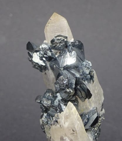 Hématite sur Quartz, Rio Marina, Ile d'Elbe, Italie.