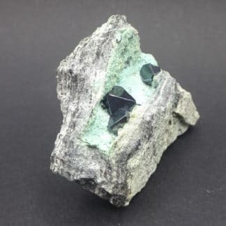 Cuprite sur chrysocolle, mine de Mashamba, Katanga, Congo.