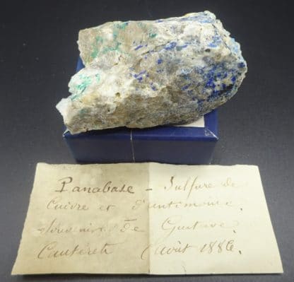 Panabase, azurite et malachite sur quartz, Cauterets, Hautes-Pyrénées.