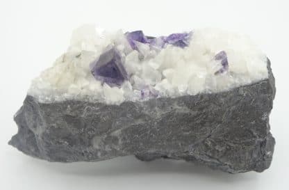 Fluorite sur calcite, Lavaux-Sainte-Anne, Rochefort, Namur, Belgique.