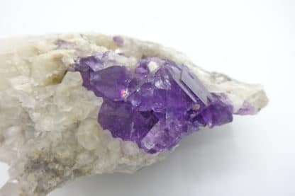Fluorite violette sur calcite, Lavaux-Sainte-Anne, Namur, Belgique.